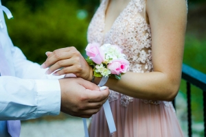 Plan a Perfect Prom Night Plan a Perfect Prom Night
